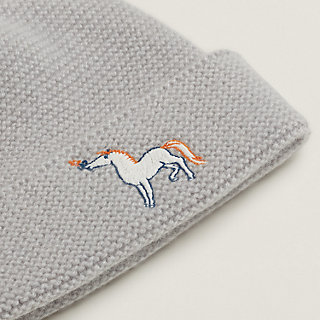 cabriole-hat--103505M 02-worn-